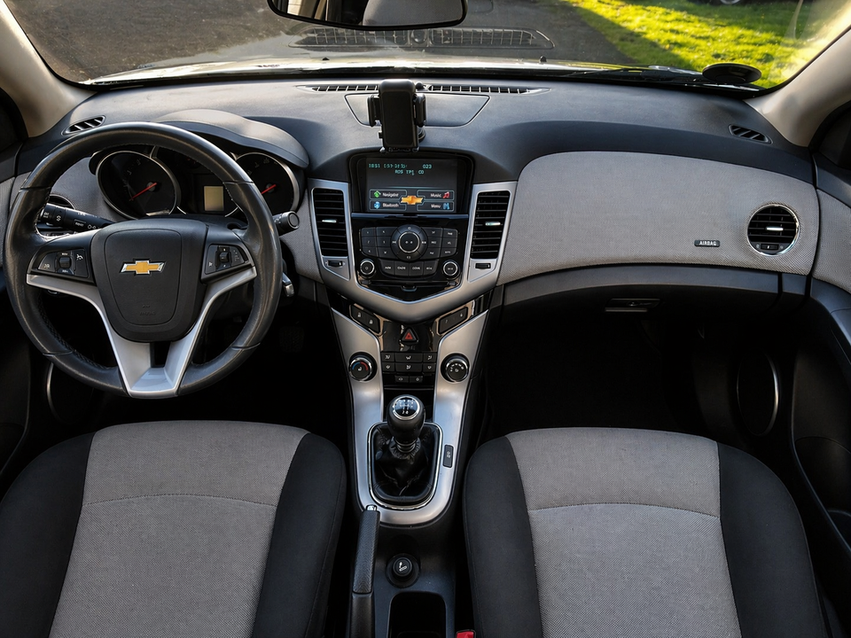 Chevrolet Cruze 1,8 LS 4d