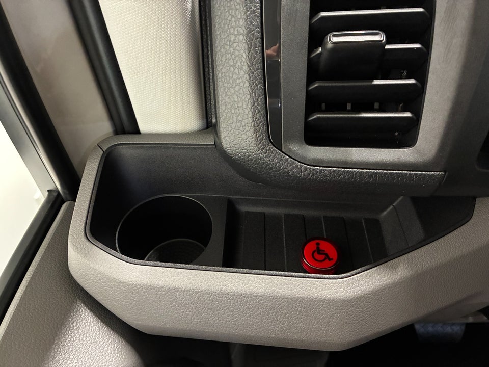 VW Crafter 35 2,0 TDi 140 Kombi L3H3 aut.