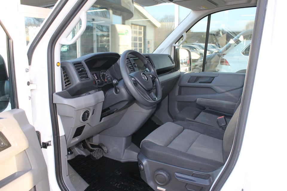 VW Crafter 35 2,0 TDi 140 Kassevogn L3H2 aut.