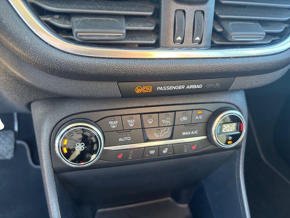 Ford Fiesta 1,0 EcoBoost mHEV Titanium 5d