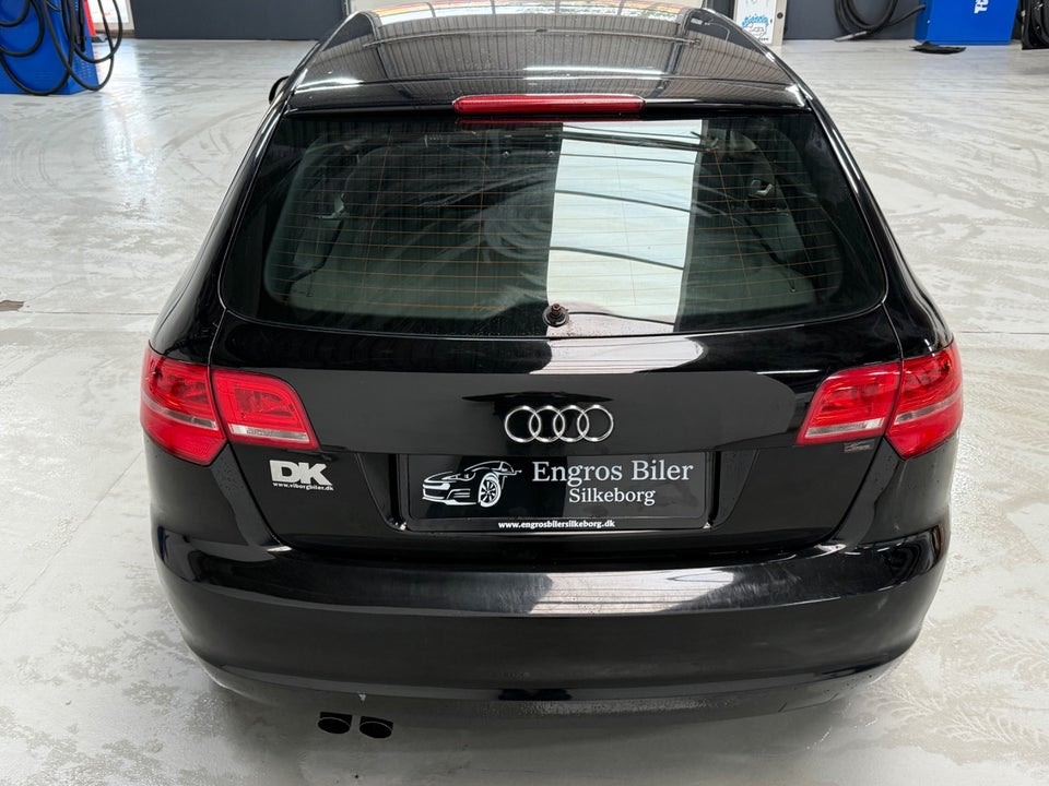 Audi A3 2,0 TDi 140 Attraction Sportback 5d