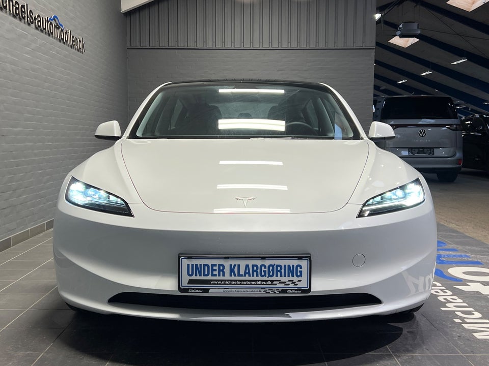 Tesla Model 3 RWD 4d