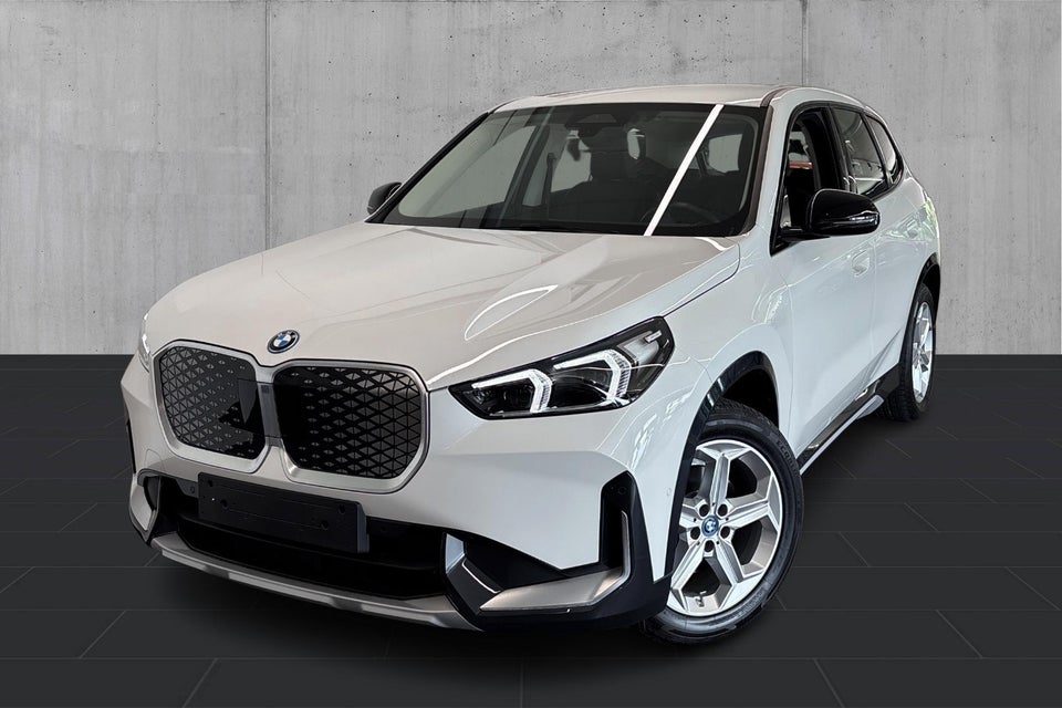 BMW iX1 eDrive20 X-Line 5d