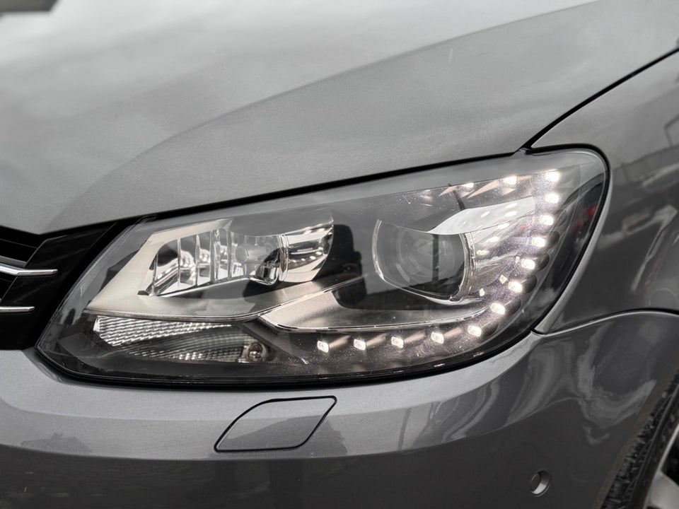 VW Touran 1,6 TDi 105 Highline DSG BMT 7prs 5d