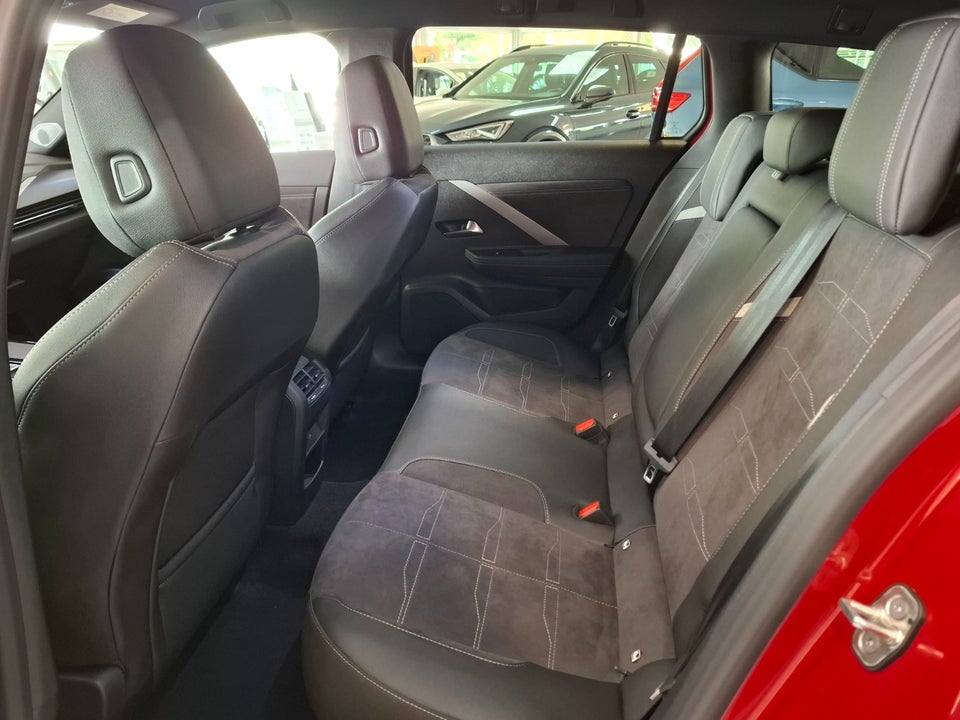 Opel Astra-e 54 GS Sports Tourer 5d