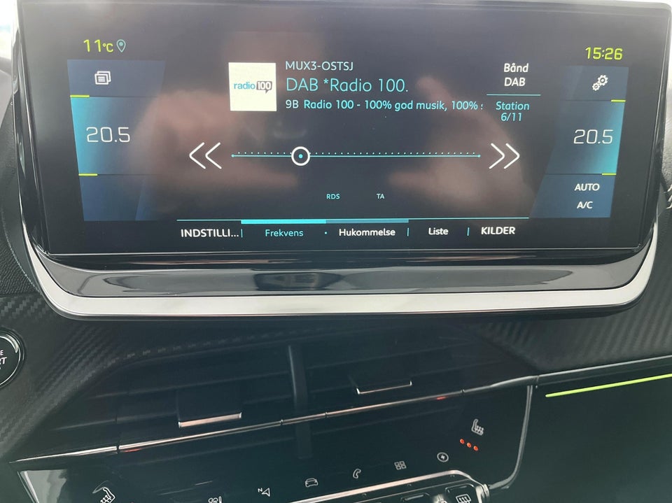 Peugeot e-208 50 GT 5d