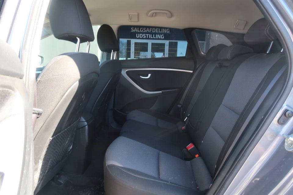 Hyundai i30 1,6 CRDi 110 Premium CW 5d