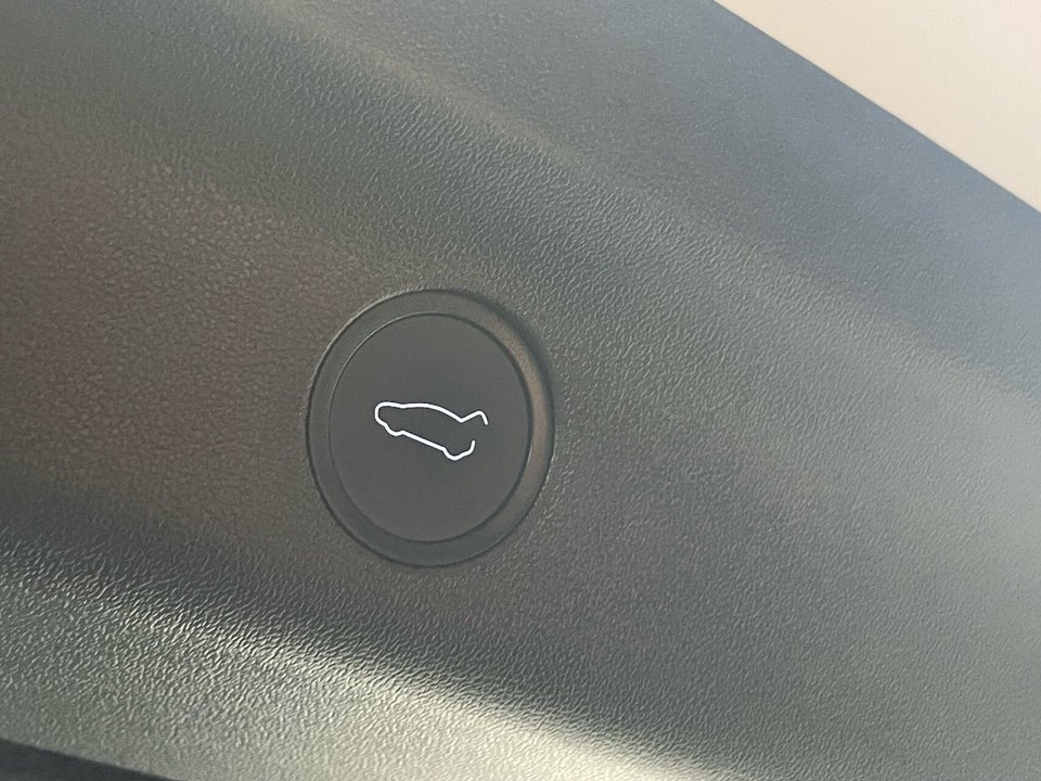 Tesla Model Y Long Range AWD 5d