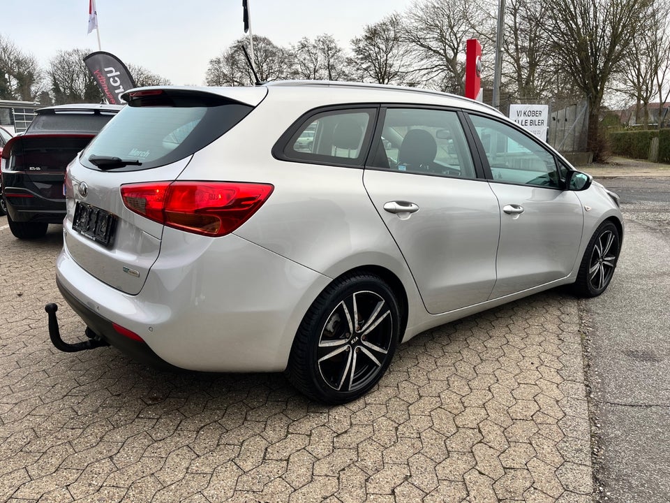 Kia Ceed 1,6 CRDi 128 Limited SW 5d