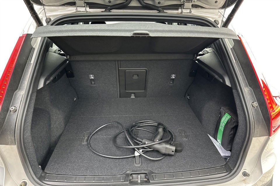 Volvo XC40 ReCharge Extended Range Plus 5d