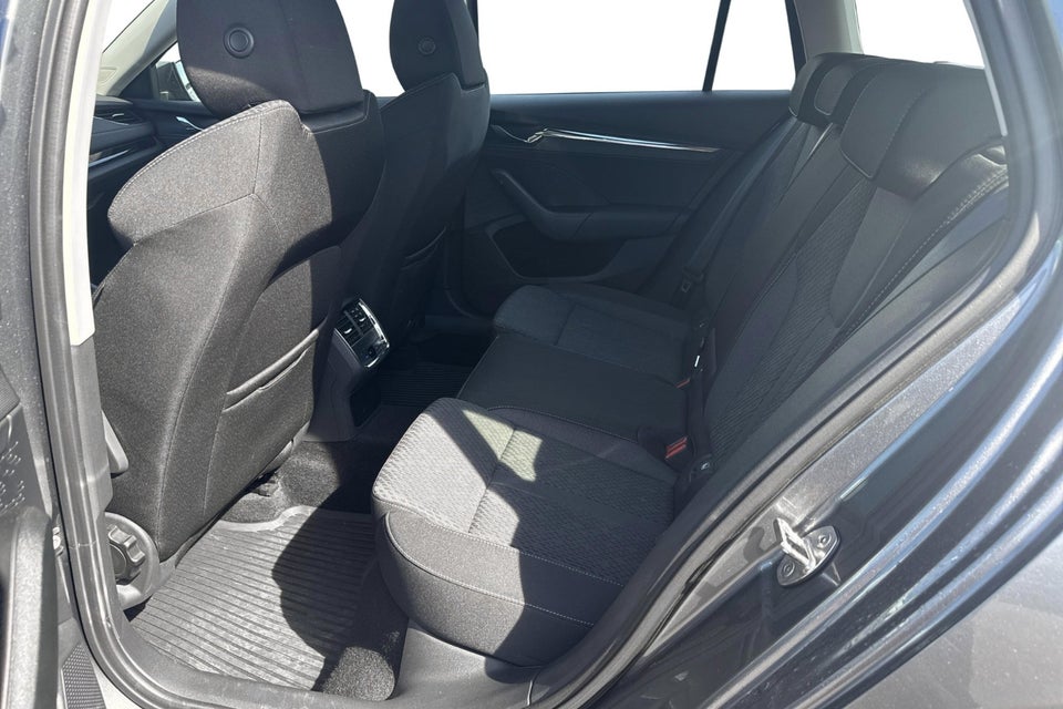Skoda Octavia 1,4 TSi iV Plus Combi DSG 5d