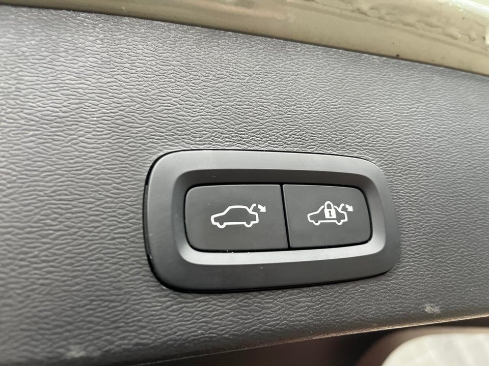 Volvo XC40 P6 ReCharge Ultimate 5d