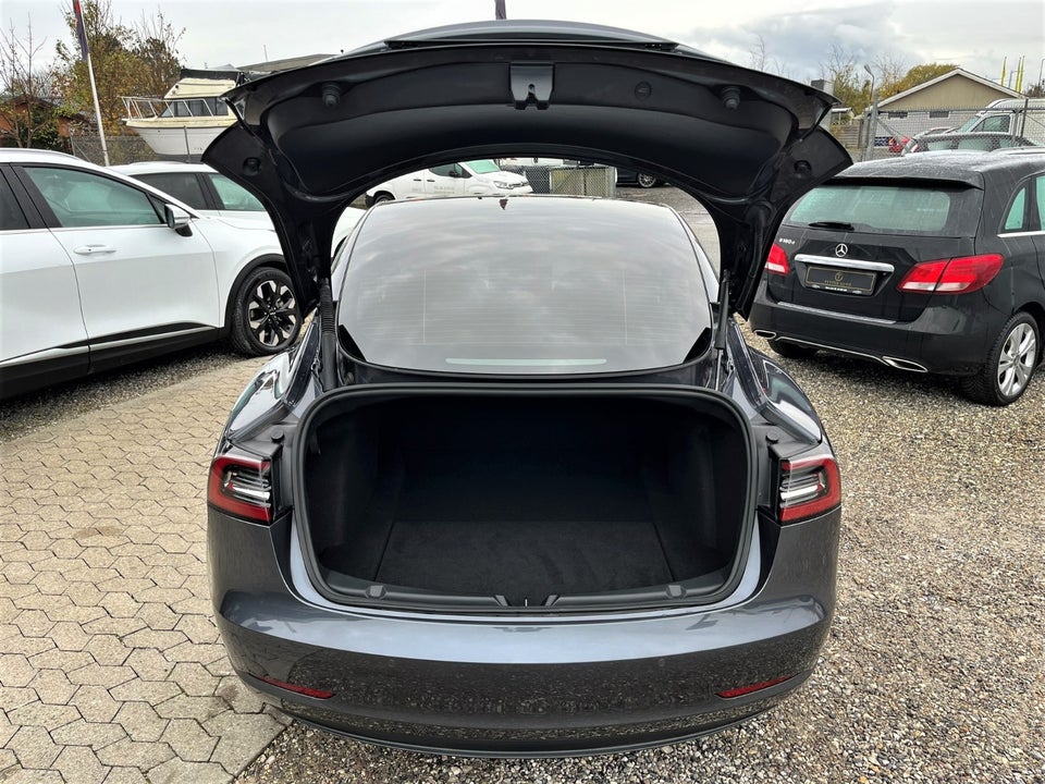 Tesla Model 3 RWD 4d