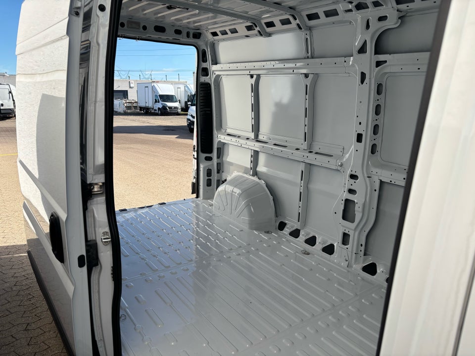 Fiat Ducato 35 Maxi 2,2 MJT 180 Kassevogn L3H2 Pro aut.