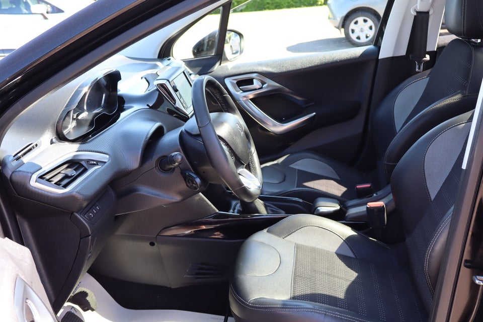 Peugeot 2008 1,6 BlueHDi 100 Allure 5d