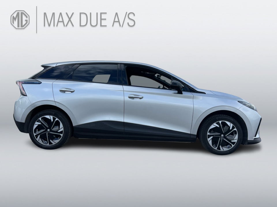 MG MG4 64 Luxury 5d