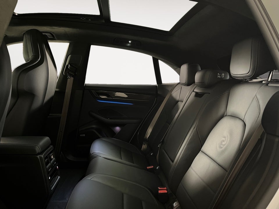 Porsche Macan Turbo 5d