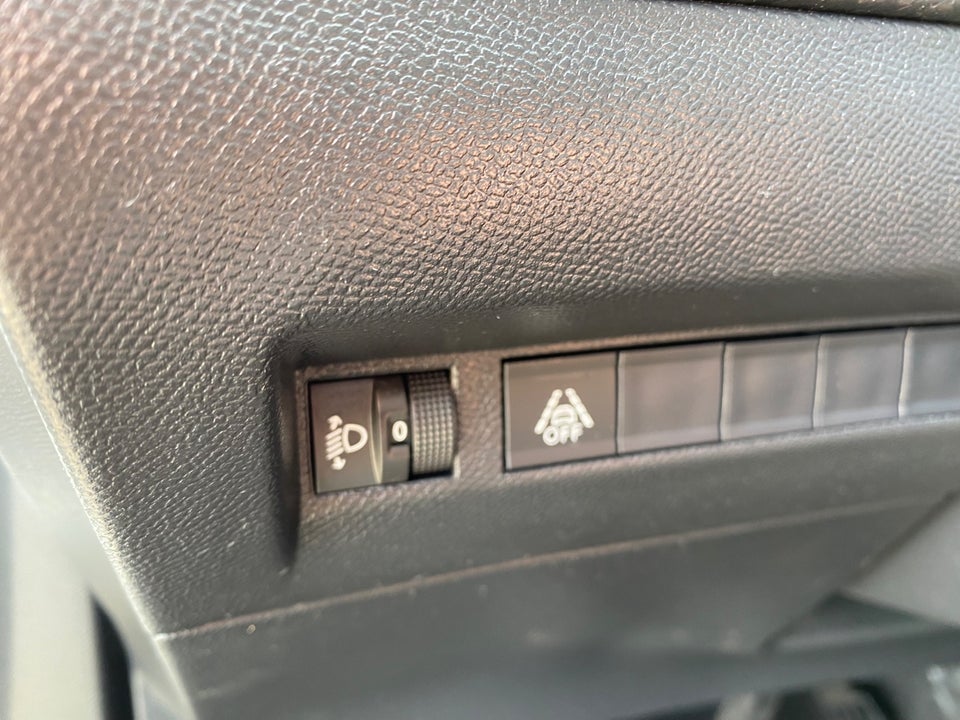 Peugeot 2008 1,5 BlueHDi 110 Allure Pack Van 5d