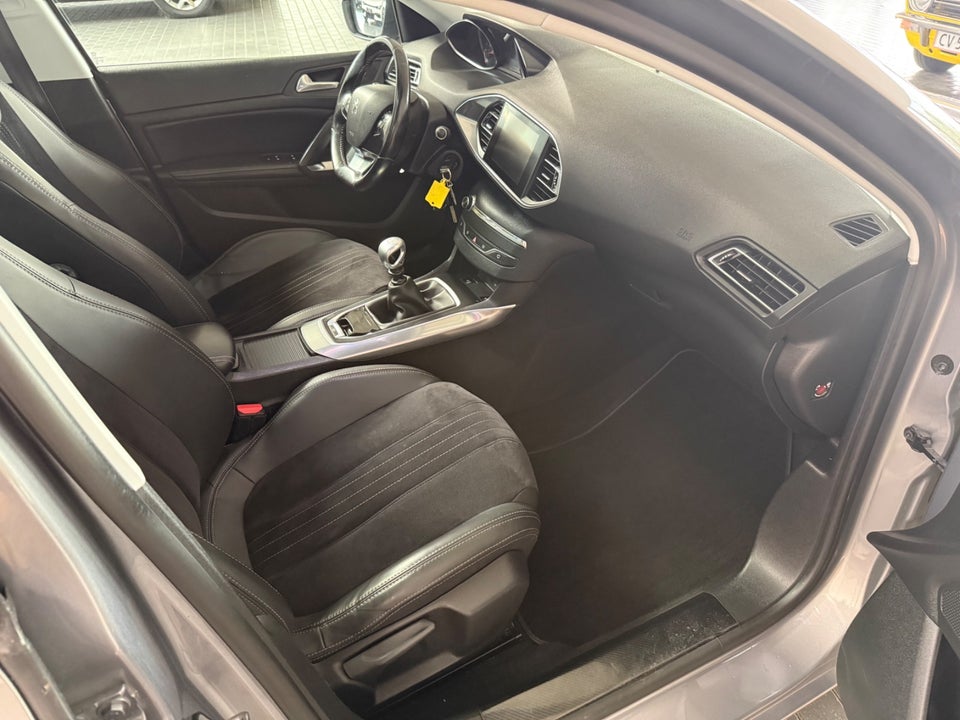 Peugeot 308 1,6 BlueHDi 120 Allure Limited SW 5d