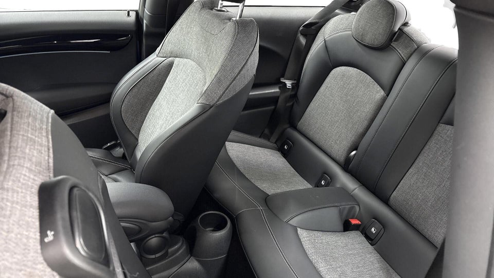 MINI Cooper SE Classic Trim 3d