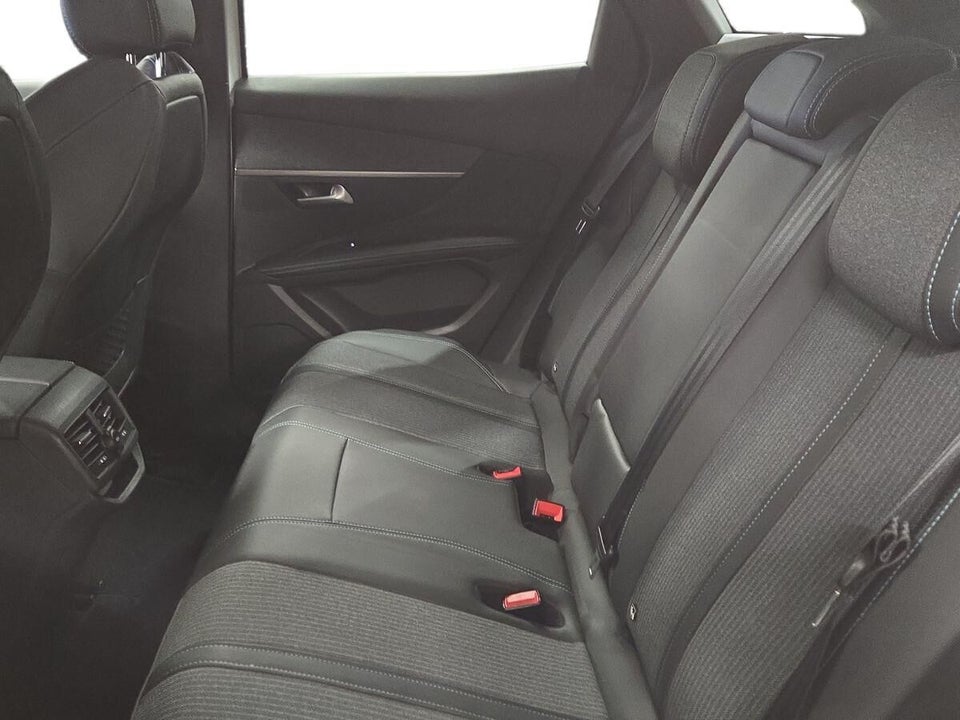Peugeot 3008 1,6 Hybrid First Selection EAT8 5d