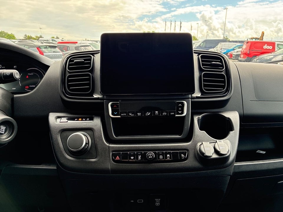 Peugeot e-Boxer 435 110 L3H2 Premium