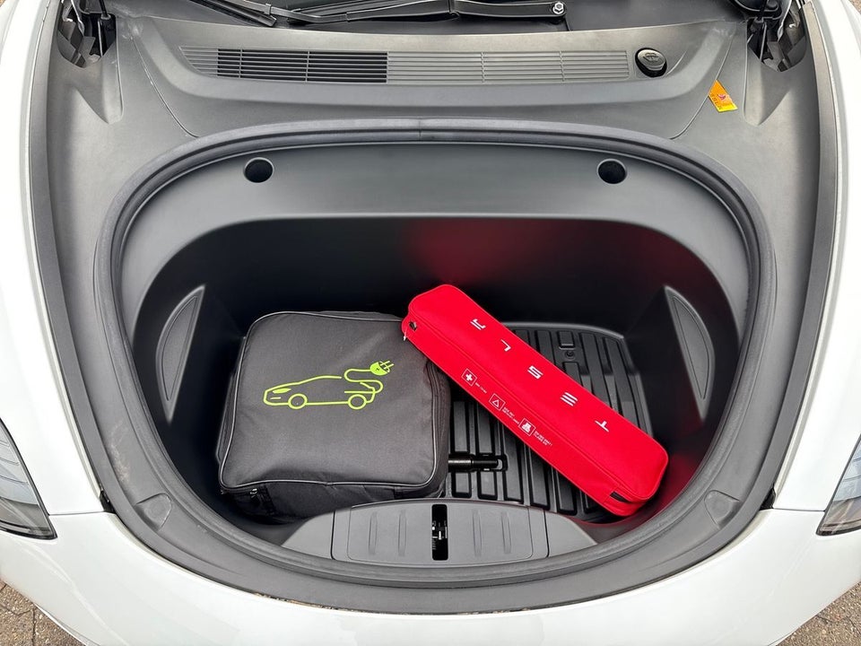 Tesla Model 3 RWD 4d