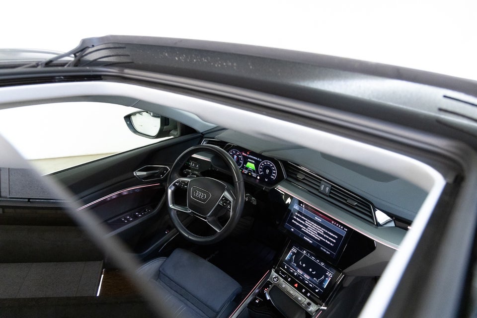 Audi Q8 e-tron 50 quattro 5d