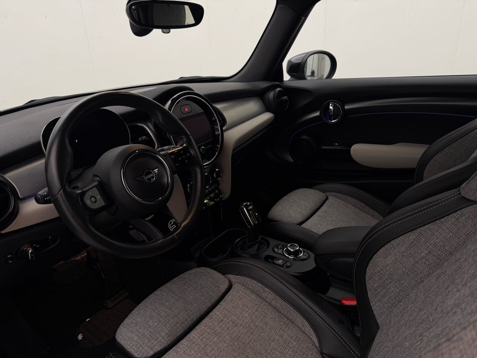 MINI Cooper SE Classic Trim 3d