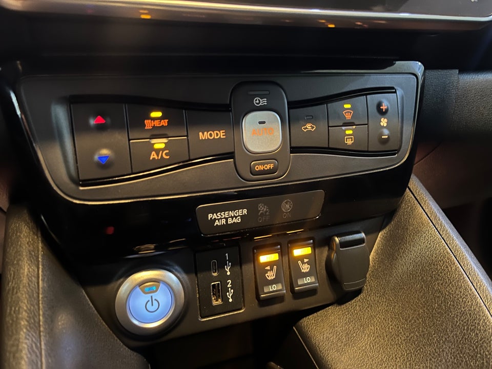 Nissan Leaf 39 N-Connecta 5d