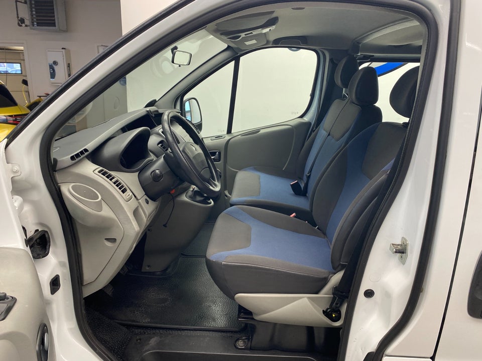 Renault Trafic T27 2,0 dCi 115 L1H1 Kombi 4d