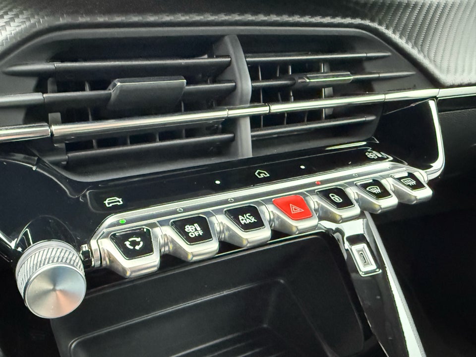 Peugeot e-208 50 Style 5d