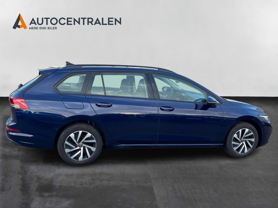 VW Golf VIII 1,5 TSi 130 Life Variant 5d