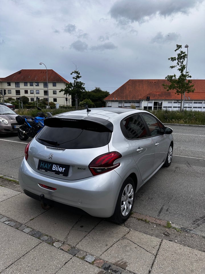 Peugeot 208 1,6 BlueHDi 100 Allure Sky 5d