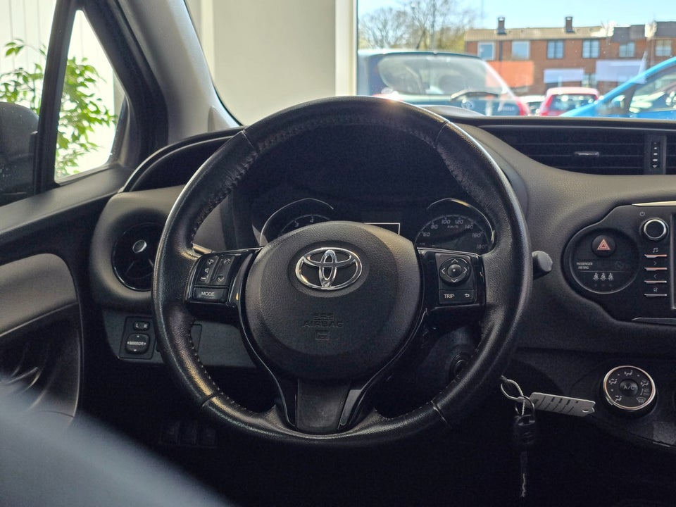Toyota Yaris 1,0 VVT-i T2 5d