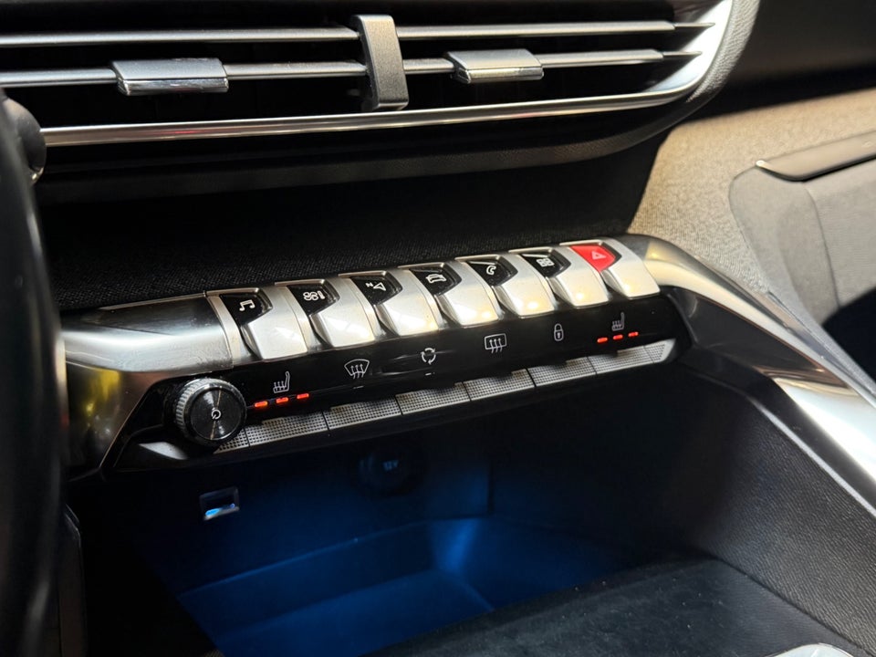 Peugeot 5008 1,6 BlueHDi 120 Allure 7prs 5d