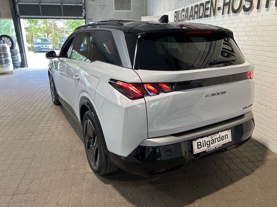 Peugeot e-5008 77 GT Pack AWD 7prs 5d
