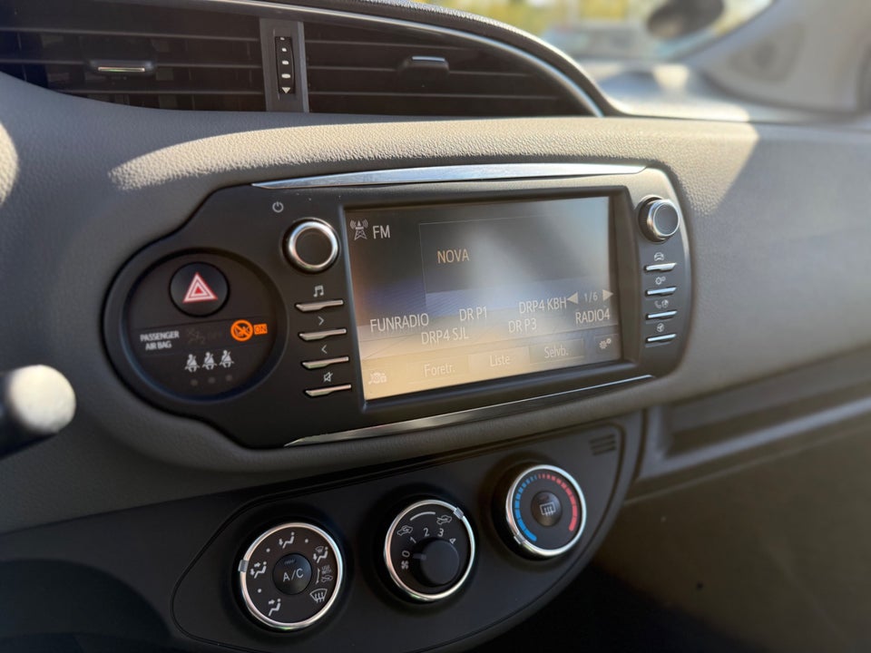 Toyota Yaris 1,0 VVT-i T2 5d