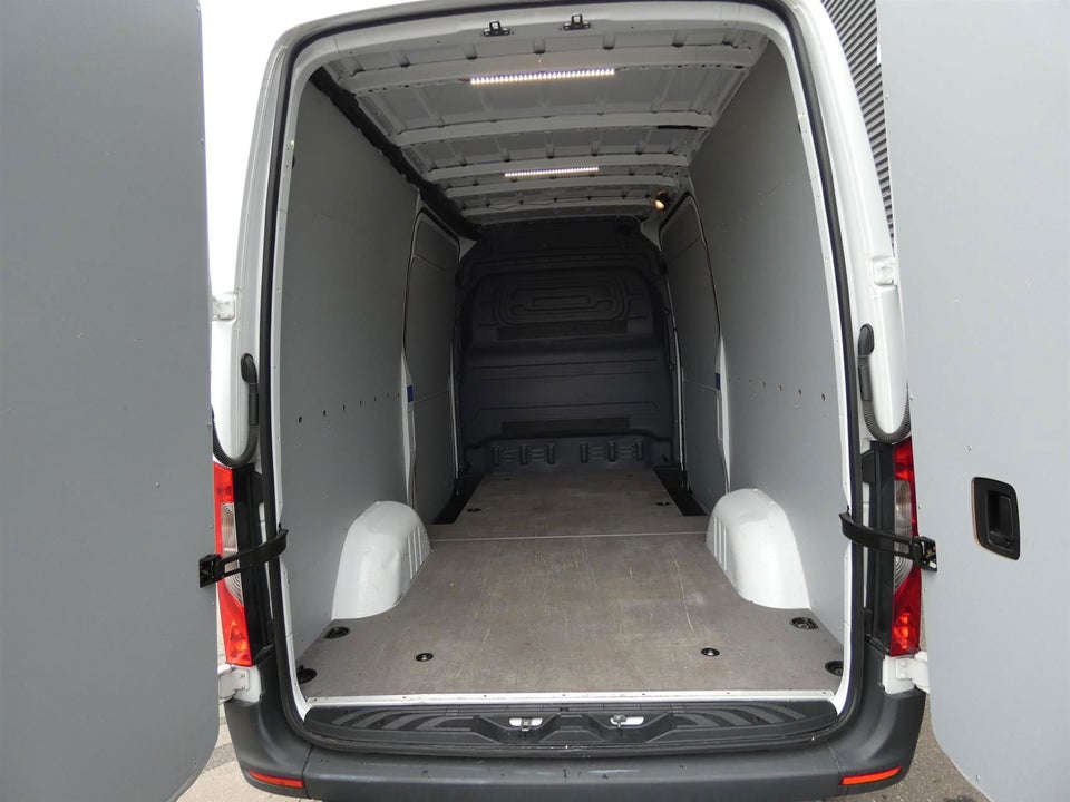 Mercedes Sprinter 317 2,0 CDi A2 Kassevogn aut. RWD