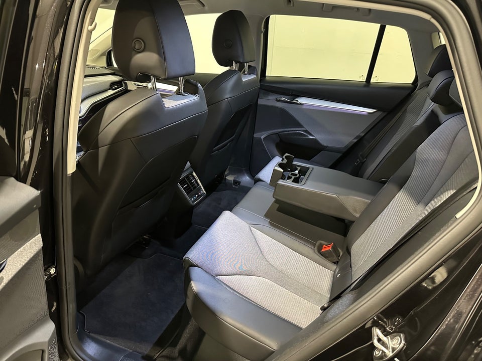 Skoda Enyaq 60 iV Loft 5d