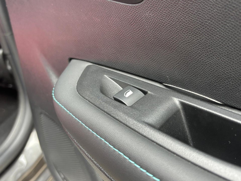 Peugeot 208 1,2 PureTech 100 Allure EAT8 5d