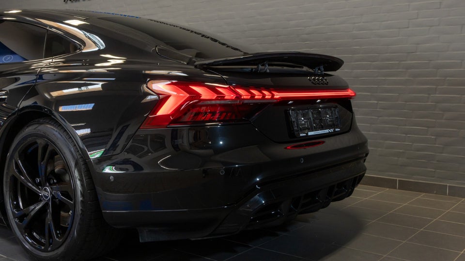 Audi e-tron GT quattro 4d