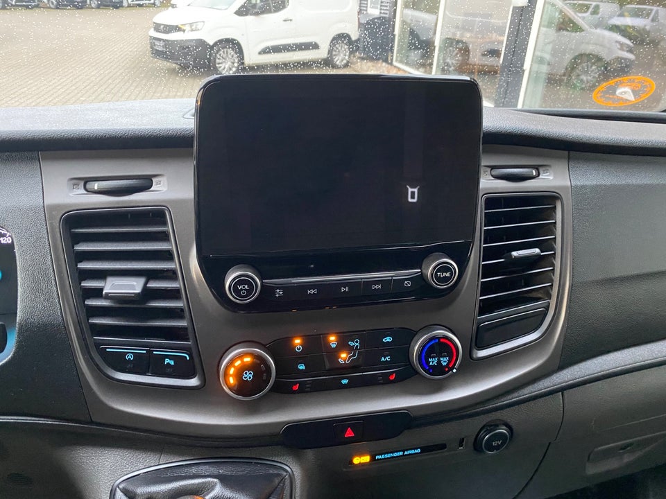 Ford Transit Custom 300L 2,0 TDCi 130 Ambiente