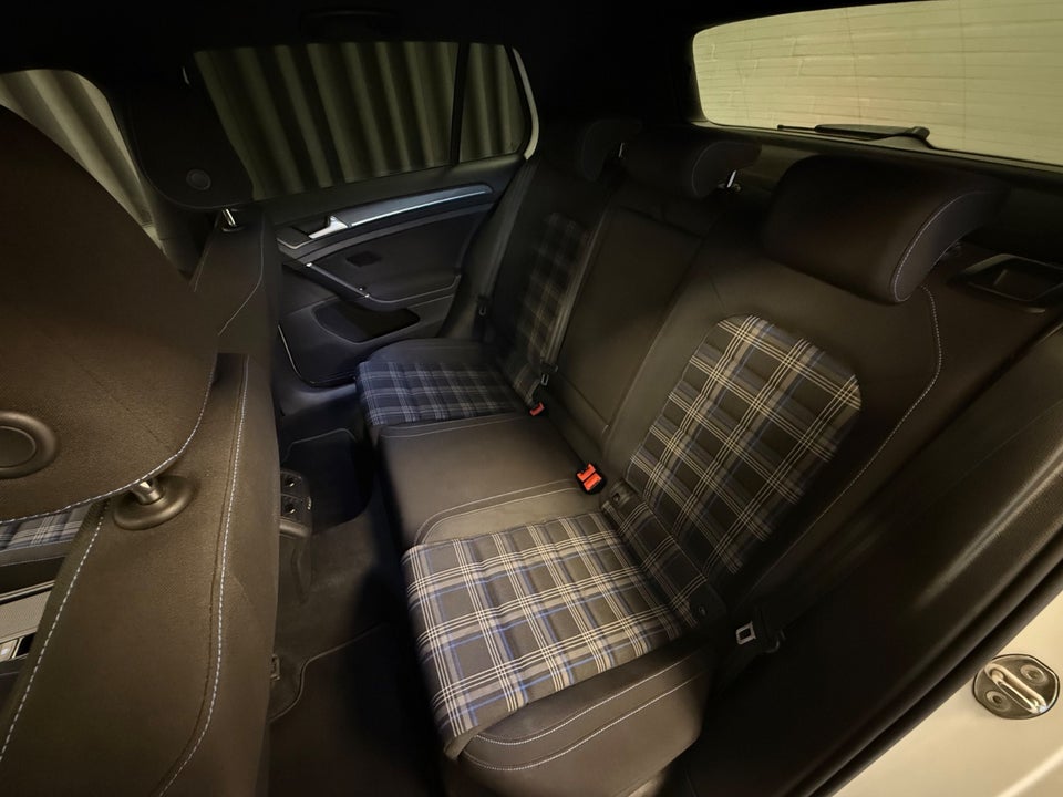 VW Golf VII 1,4 GTE DSG 5d