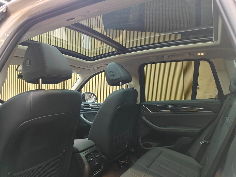 BMW iX3 Charged 5d