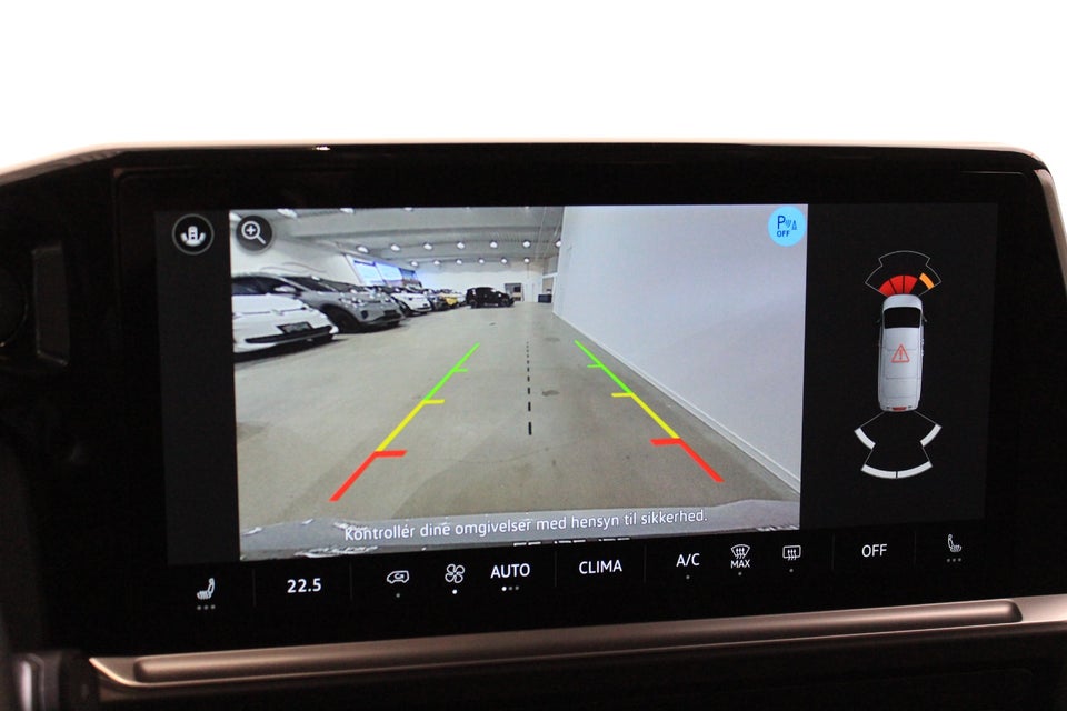 VW e-Caravelle 64 Style SWB