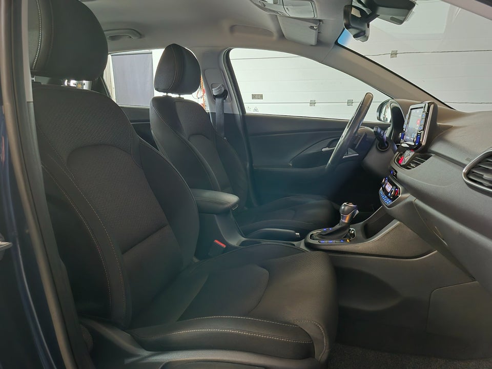 Hyundai i30 1,6 CRDi 110 Trend DCT 5d