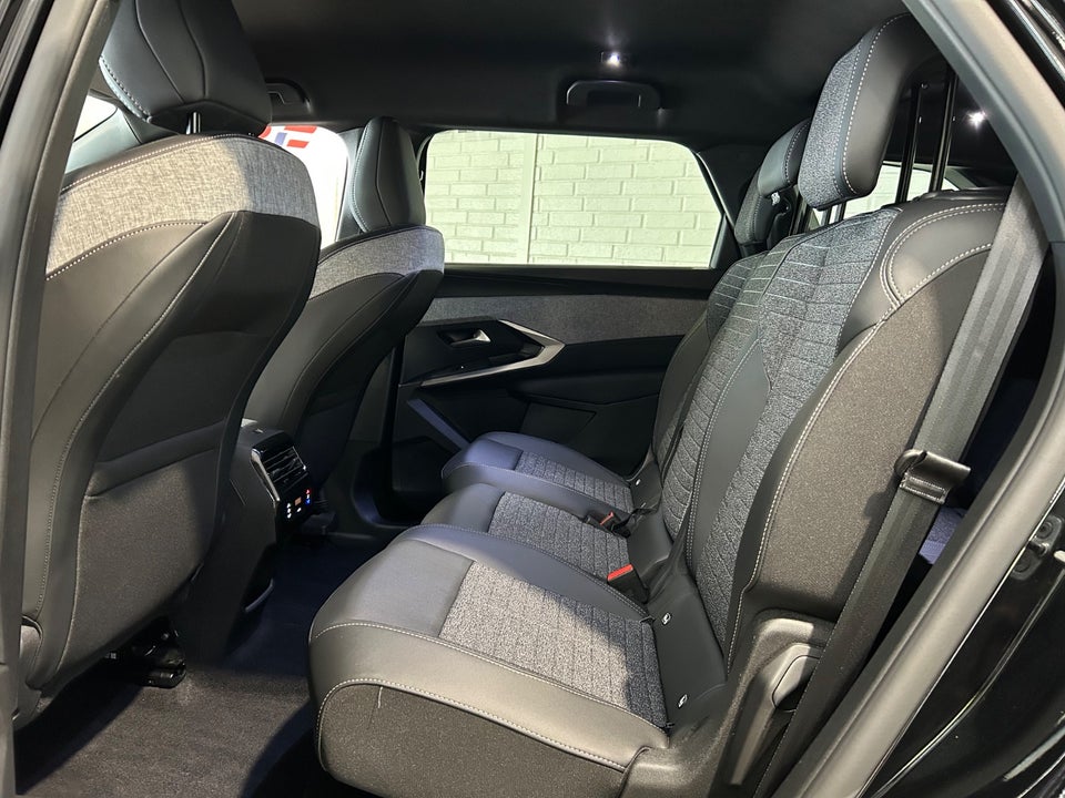 Peugeot e-5008 77 Allure Pack 7prs 5d