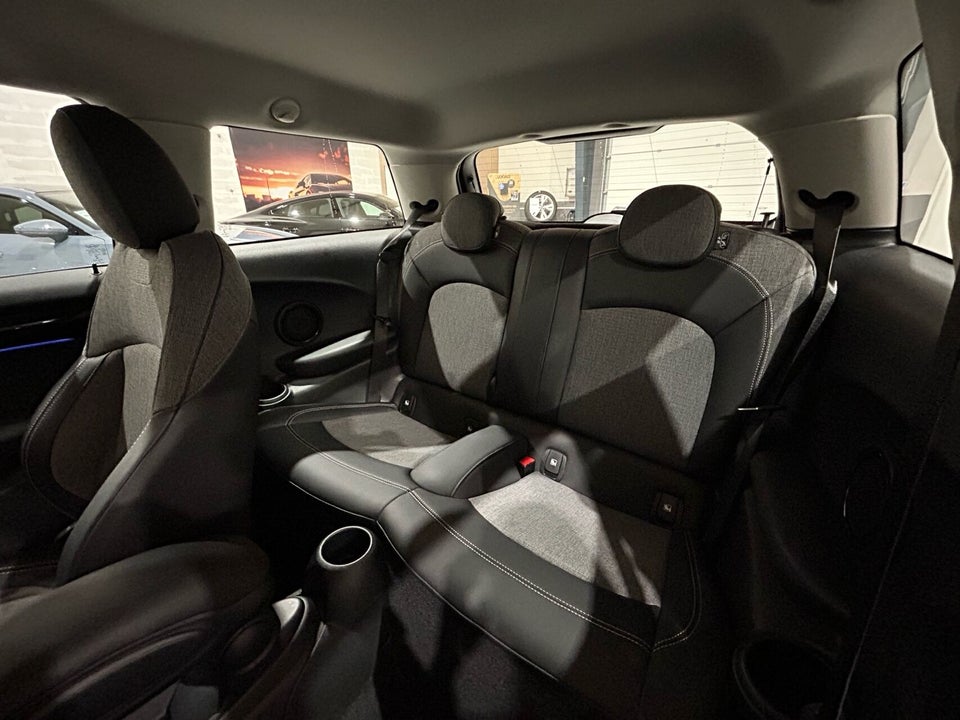 MINI Cooper SE Classic Trim 3d