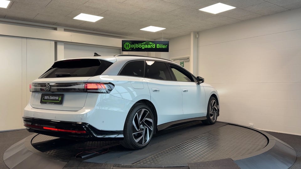 VW ID.7 77 Style+ Tourer 5d